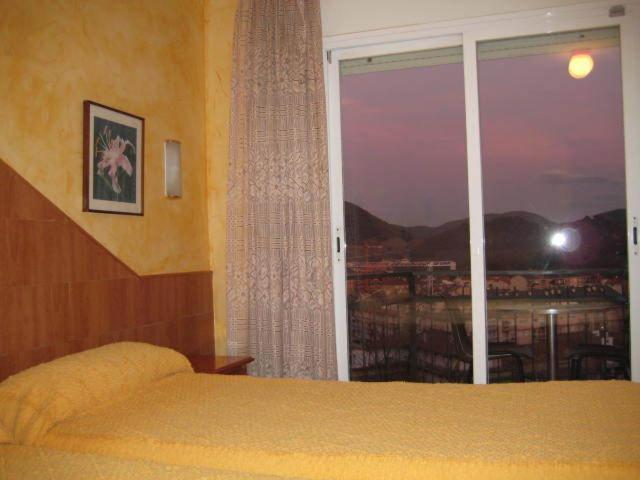 Hostal Sant Bernat Olot Room photo